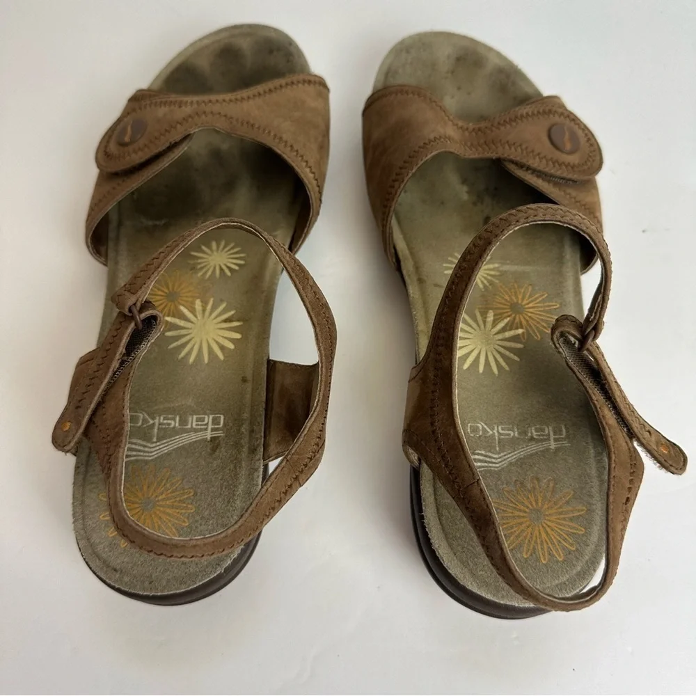 Dansko Iris Nubuck Sandals Women's Size 10 or EU Size 40 Shoes Beige Slingback